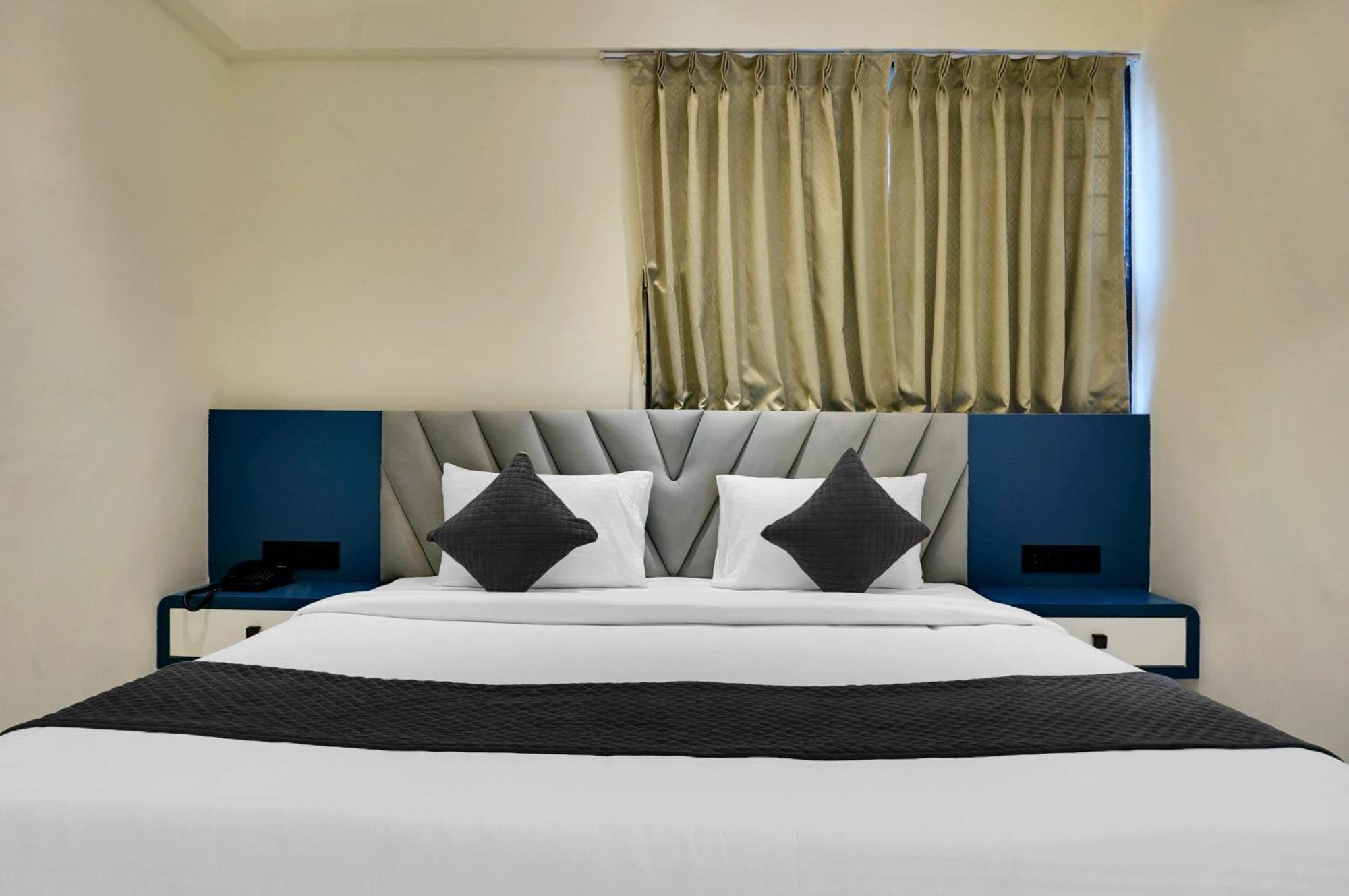 Palm Suites Baner- Indian Nationals Only Pune Exterior photo